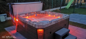 Domek i Apartament Komfort z jacuzzi przy Parku Zdrojowym